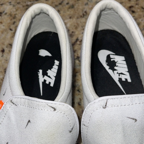 Nike Slip On - Picture 2 of 9